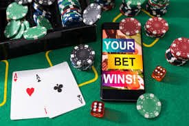 sk111 Sportsbook mobile phone ဖြင့် MNL ဘောလုံး live betting ကစားနေသောပုံ
